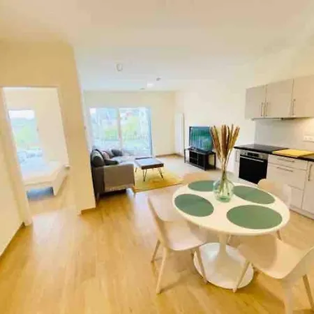 Luxury 1 Bedroom Flat In City Center With Free Parking